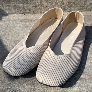 Vivaia square toe flats, almond, size 39 / 8.5